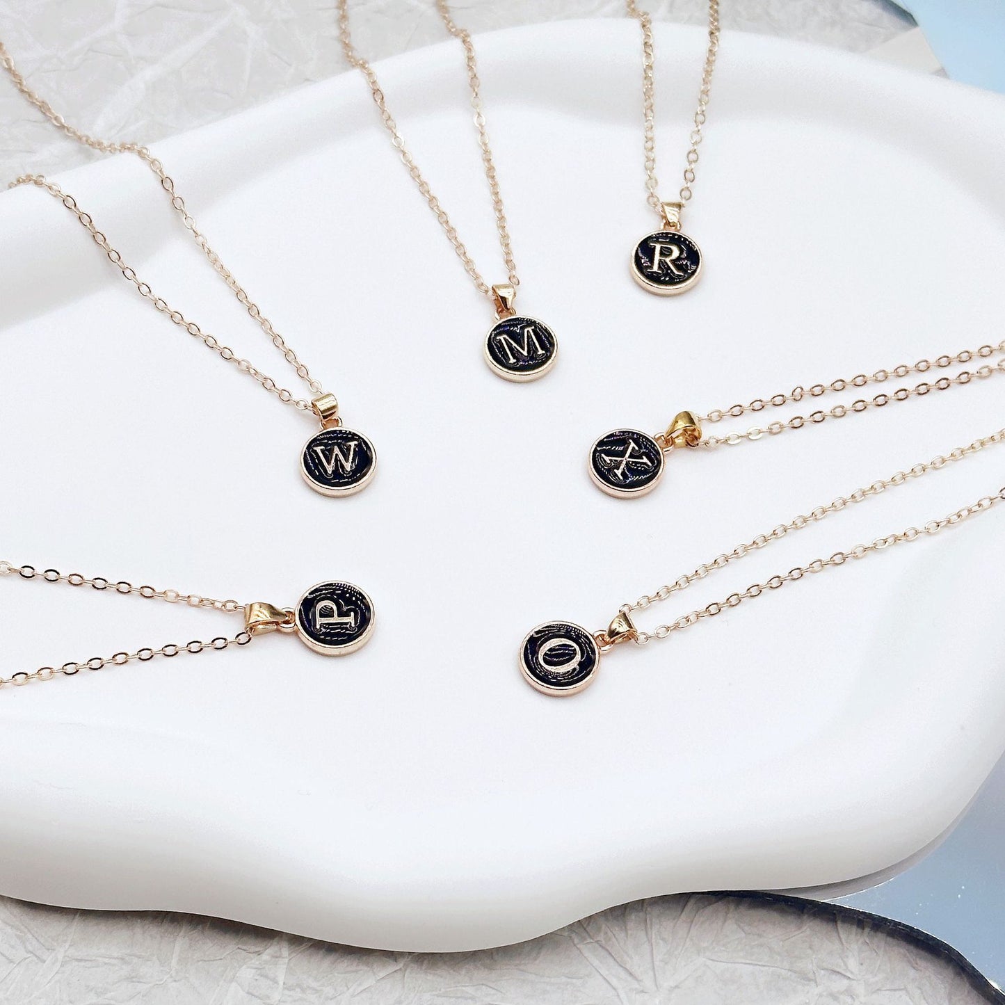 Foreign Trade Hot-selling Ins Wind Simple Alloy, English Letter Necklace Pendant Round Item Pendant 26 Letter Necklace