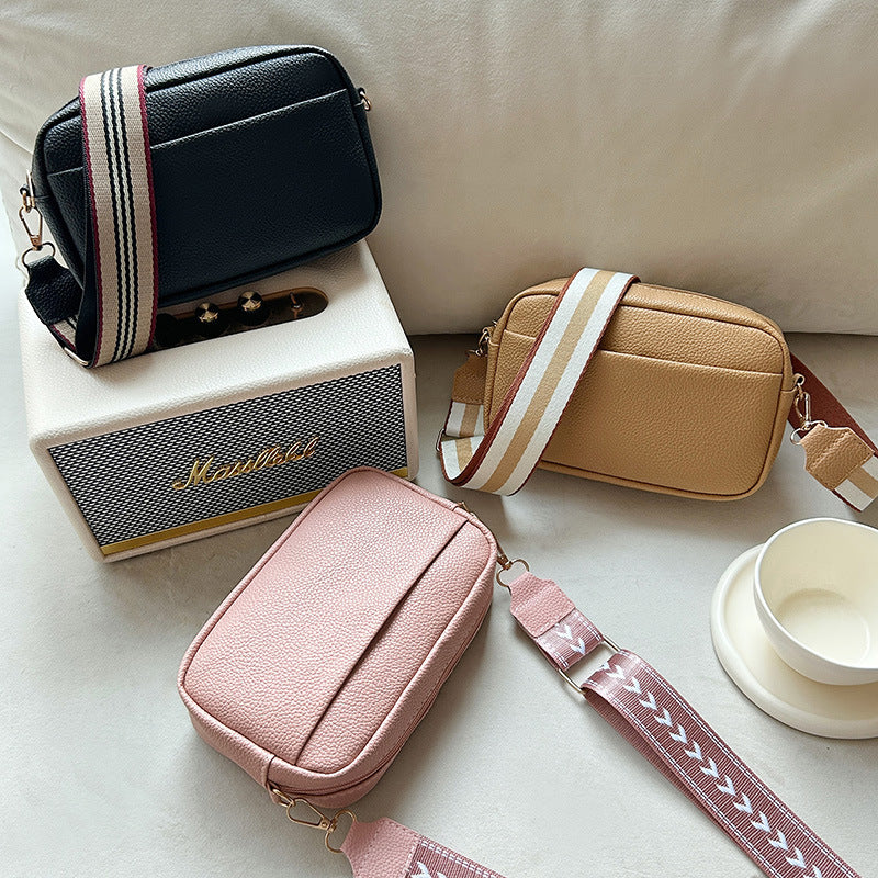 Foreign Trade Women's Bag New Small Square Bag, Small Fragrant Wind Wide Shoulder Strap Single Shoulder Oblique Span Bag Wholesale