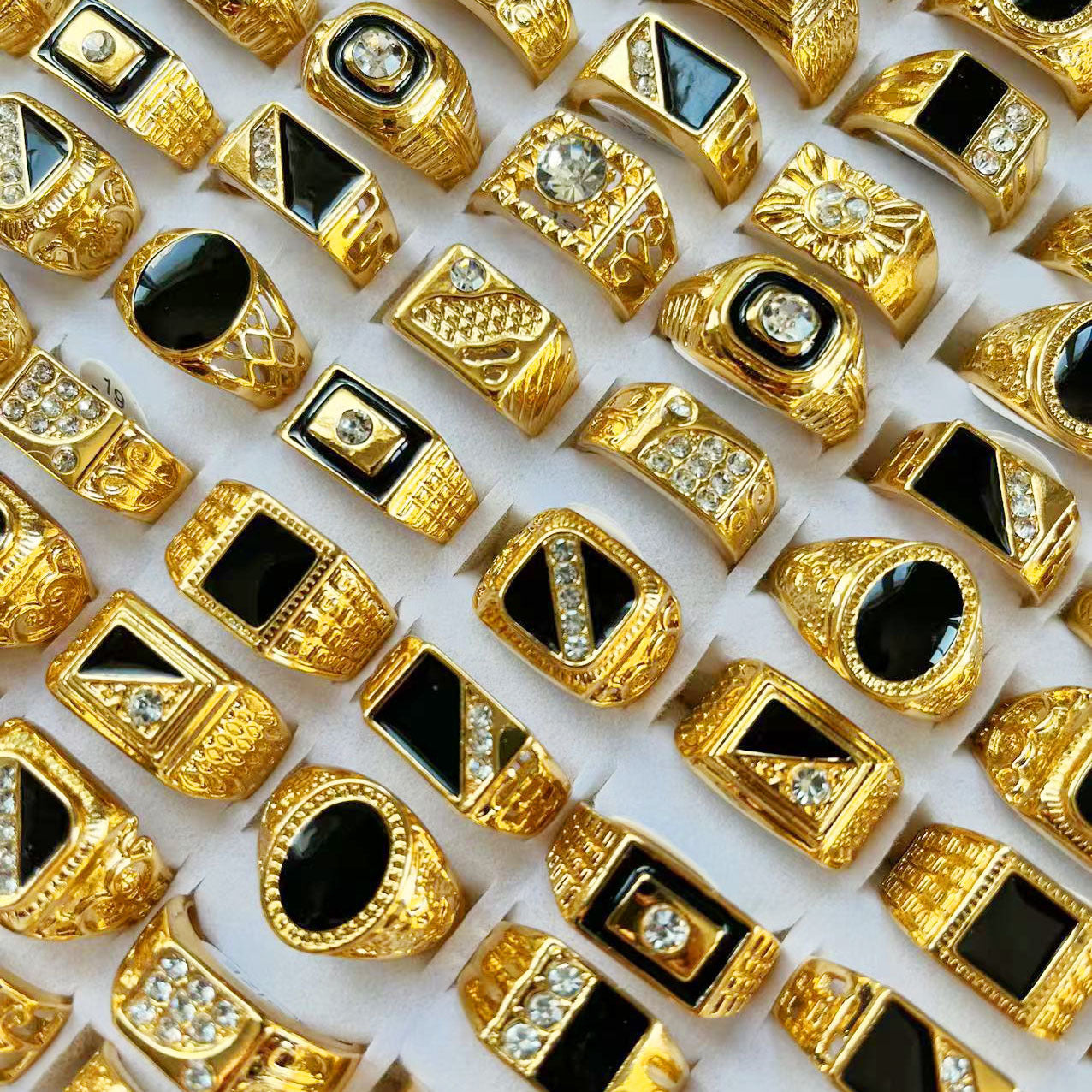 Popular Accessories, Hot Sales in Middle East Arabia, Gold Rhinestone Alloy Gold-plated Men's Rings Mixed Batch