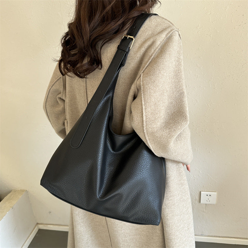 Women's Bag New Versatile Dumpling Bag Fashion Trend Shoulder Bag Large Capacity Commuter Messenger Bag
