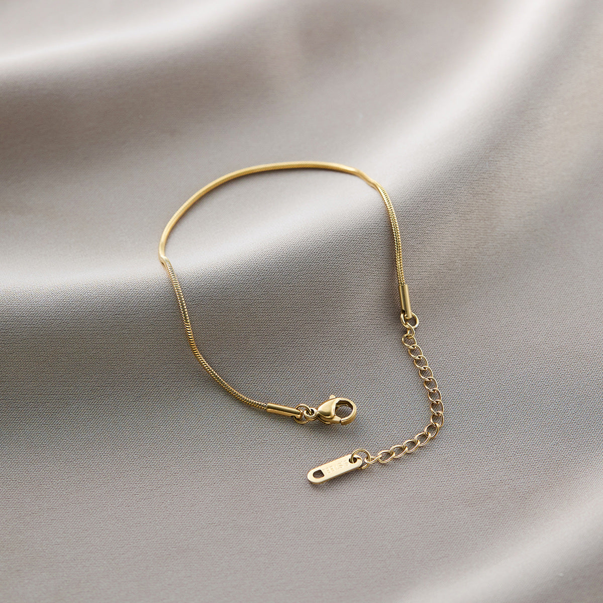 Warm Jian Does Not Fade Cross-border Hot-selling Titanium Steel Bracelet Women's Five-leaf Clover with Diamonds Ins Wind Personality 18K Vacuum Plating