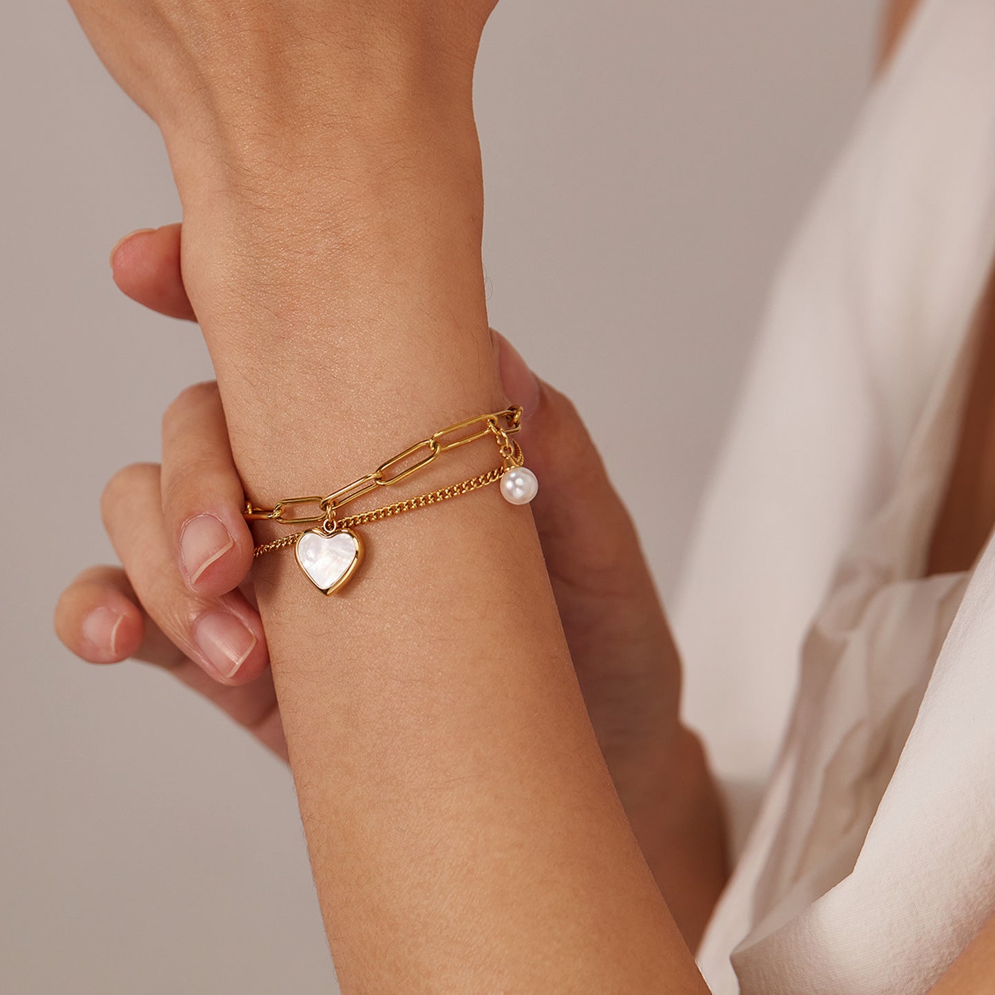 Jewelry Fashion Niche Design Cold Wind Personality Double Temperament Versatile Peach Heart Pearl Stainless Steel Bracelet