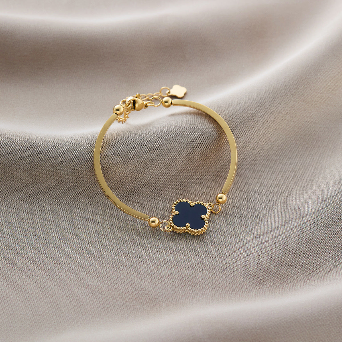 Warm Jian Does Not Fade Cross-border Hot-selling Titanium Steel Bracelet Women's Five-leaf Clover with Diamonds Ins Wind Personality 18K Vacuum Plating
