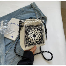 Contrast Color Versatile Ins Nylon Cloth Bag Women's New Messenger Bag Summer Super Fire Niche Embroidery Bucket Bag