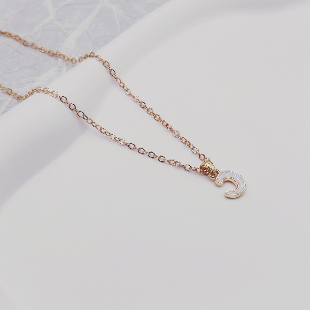 Foreign Trade Hot-selling Ins Wind Simple Alloy, English Letter Necklace Pendant Round Item Pendant 26 Letter Necklace