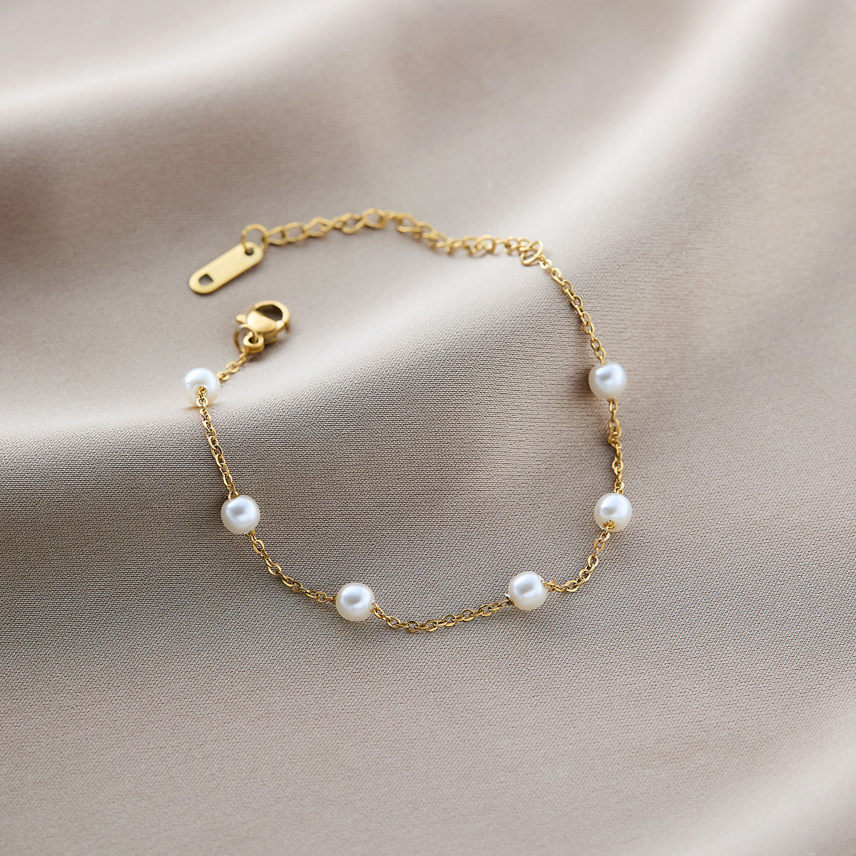 Warm Jian Does Not Fade Cross-border Hot-selling Titanium Steel Bracelet Women's Five-leaf Clover with Diamonds Ins Wind Personality 18K Vacuum Plating