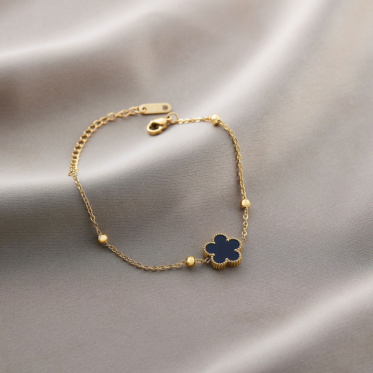 Warm Jian Does Not Fade Cross-border Hot-selling Titanium Steel Bracelet Women's Five-leaf Clover with Diamonds Ins Wind Personality 18K Vacuum Plating