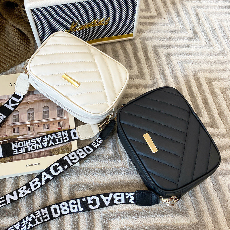 Women's Bag Personalized Embroidery Shoulder Camera Bag Foreign Trade 2025 Korean Version Summer and Autumn New Women's Oblique Span Small Square Bag