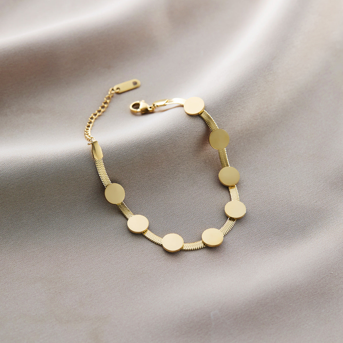 Warm Jian Does Not Fade Cross-border Hot-selling Titanium Steel Bracelet Women's Five-leaf Clover with Diamonds Ins Wind Personality 18K Vacuum Plating