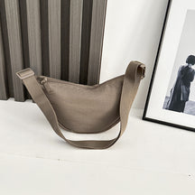 Shoulder Bag Japanese Bag Autumn Women's 2025 New Messenger Bag Versatile Underarm Bag Moon Tooth Bag Fashion Dumpling Bag