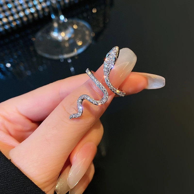 Hot-selling Micro-inlaid Zircon Wrapped Snake Ring Women's Niche Design Sense Fashion Personality Index Finger Ring