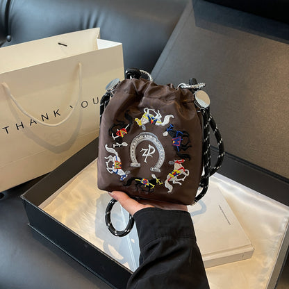 Contrast Color Versatile Ins Nylon Cloth Bag Women's New Messenger Bag Summer Super Fire Niche Embroidery Bucket Bag