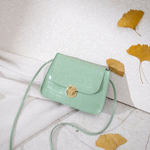 Foreign Trade Wholesale 2021 Trendy Korean Version Fashion Crocodile Pattern Shoulder Women's Bag Bag Mobile Phone Makeup Versatile Messenger Bag