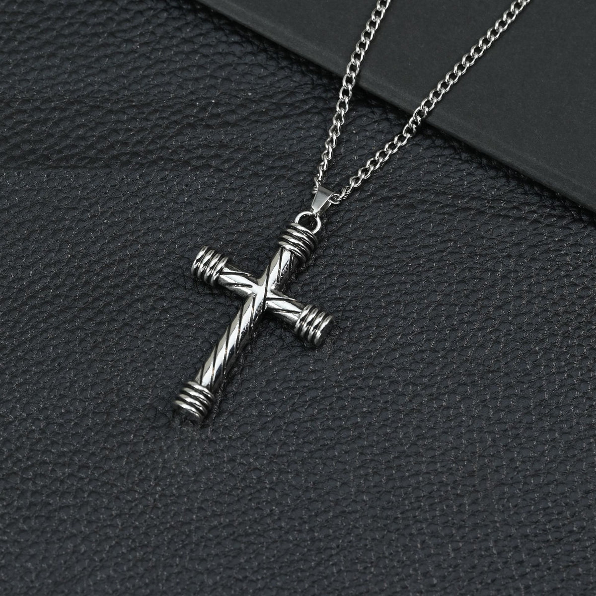 Hip Hop Necklace Jewelry Men's Popular Street Cross Personality Bouncing Alloy Pendant Sweater Chain Wholesale