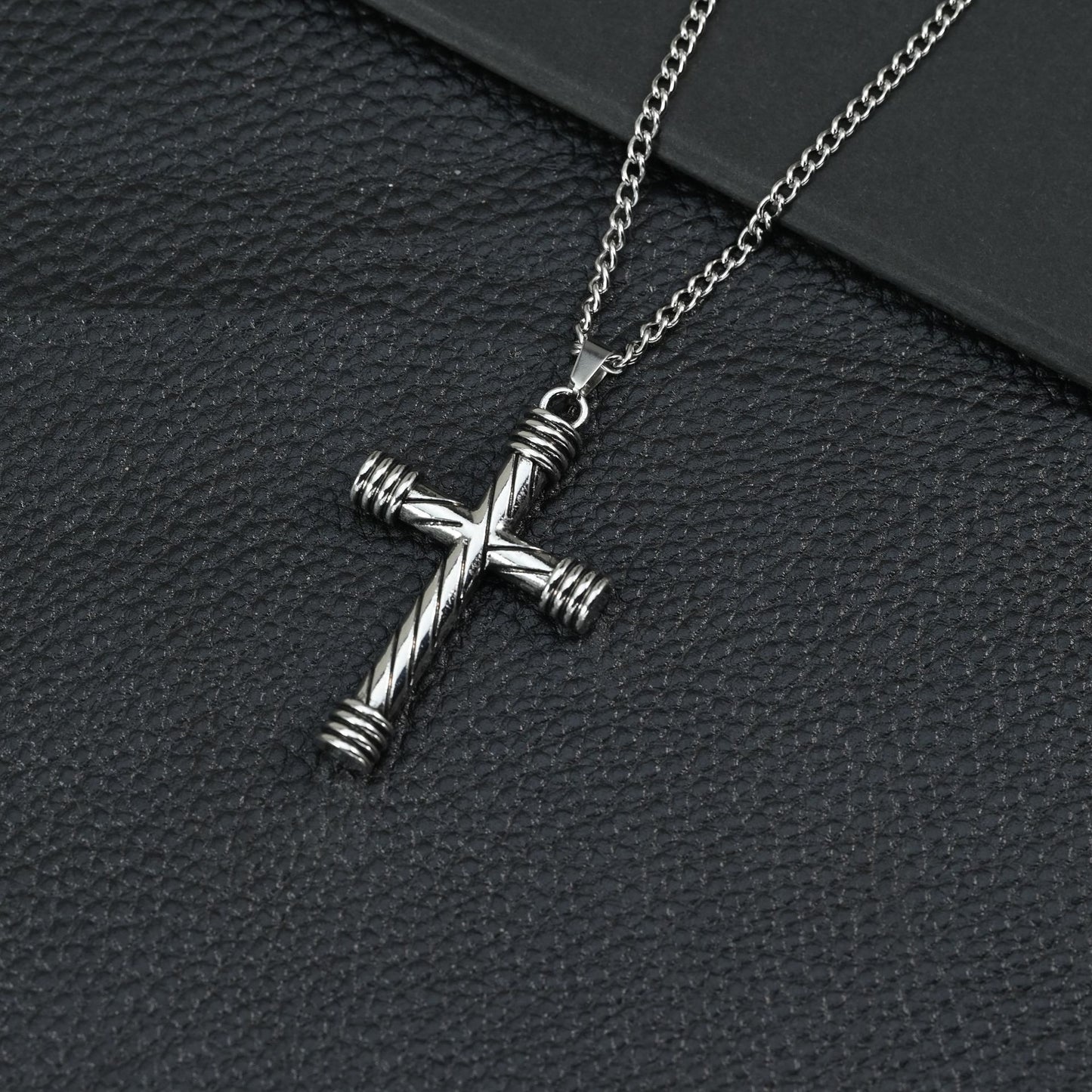 Hip Hop Necklace Jewelry Men's Popular Street Cross Personality Bouncing Alloy Pendant Sweater Chain Wholesale