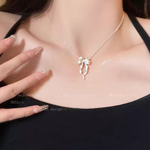 Korean New Pearl Butterfly Necklace Women's High-end Light Luxury Niche Versatile Sweater Chain Autumn and Winter Popular Accessories