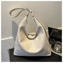Women's Bag New Versatile Dumpling Bag Fashion Trend Shoulder Bag Large Capacity Commuter Messenger Bag