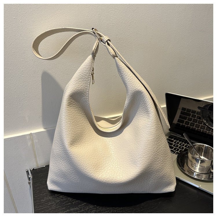 Women's Bag New Versatile Dumpling Bag Fashion Trend Shoulder Bag Large Capacity Commuter Messenger Bag