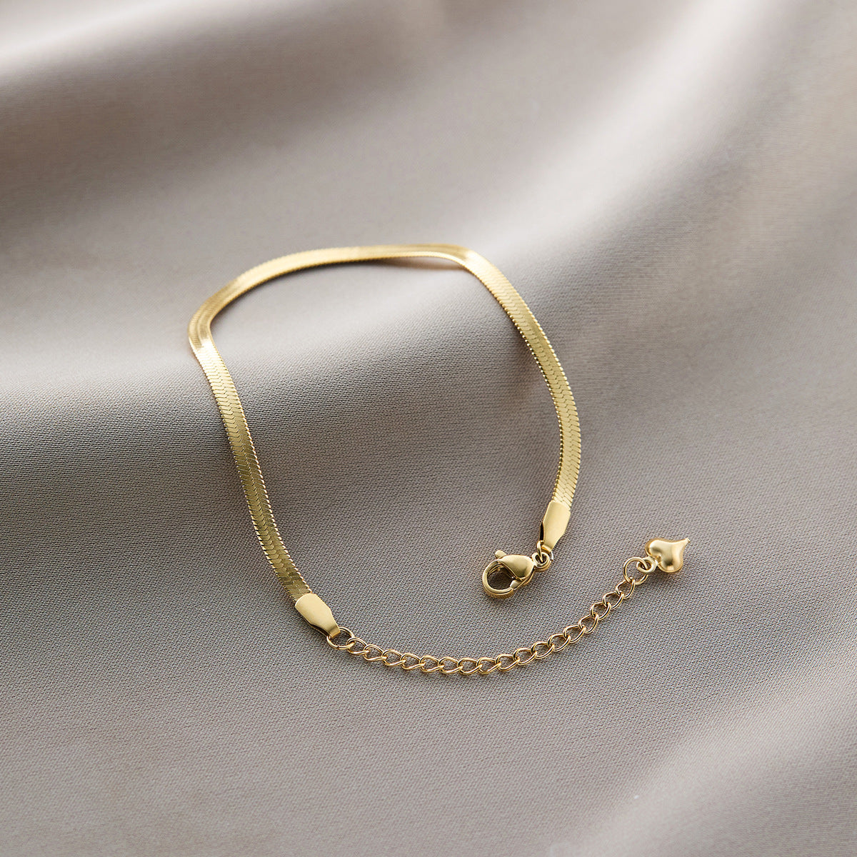 Warm Jian Does Not Fade Cross-border Hot-selling Titanium Steel Bracelet Women's Five-leaf Clover with Diamonds Ins Wind Personality 18K Vacuum Plating