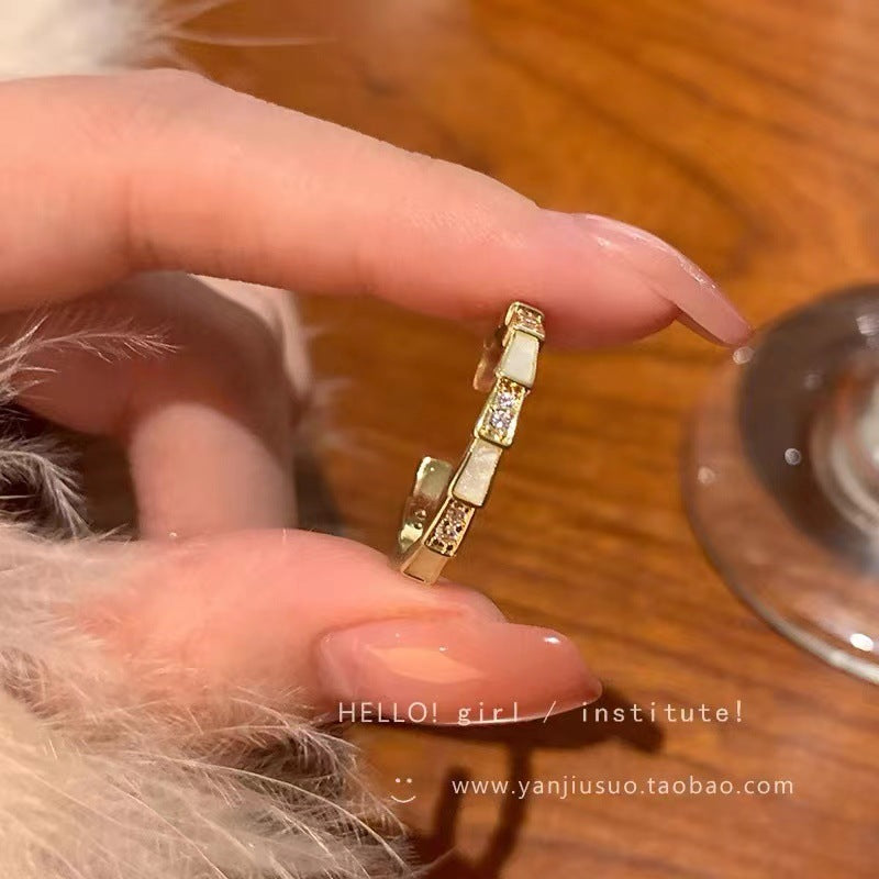 Korean Light Luxury High-end Zircon Pearl Ring Women's Retro Niche Design Bow Ring Ring Open Jewelry