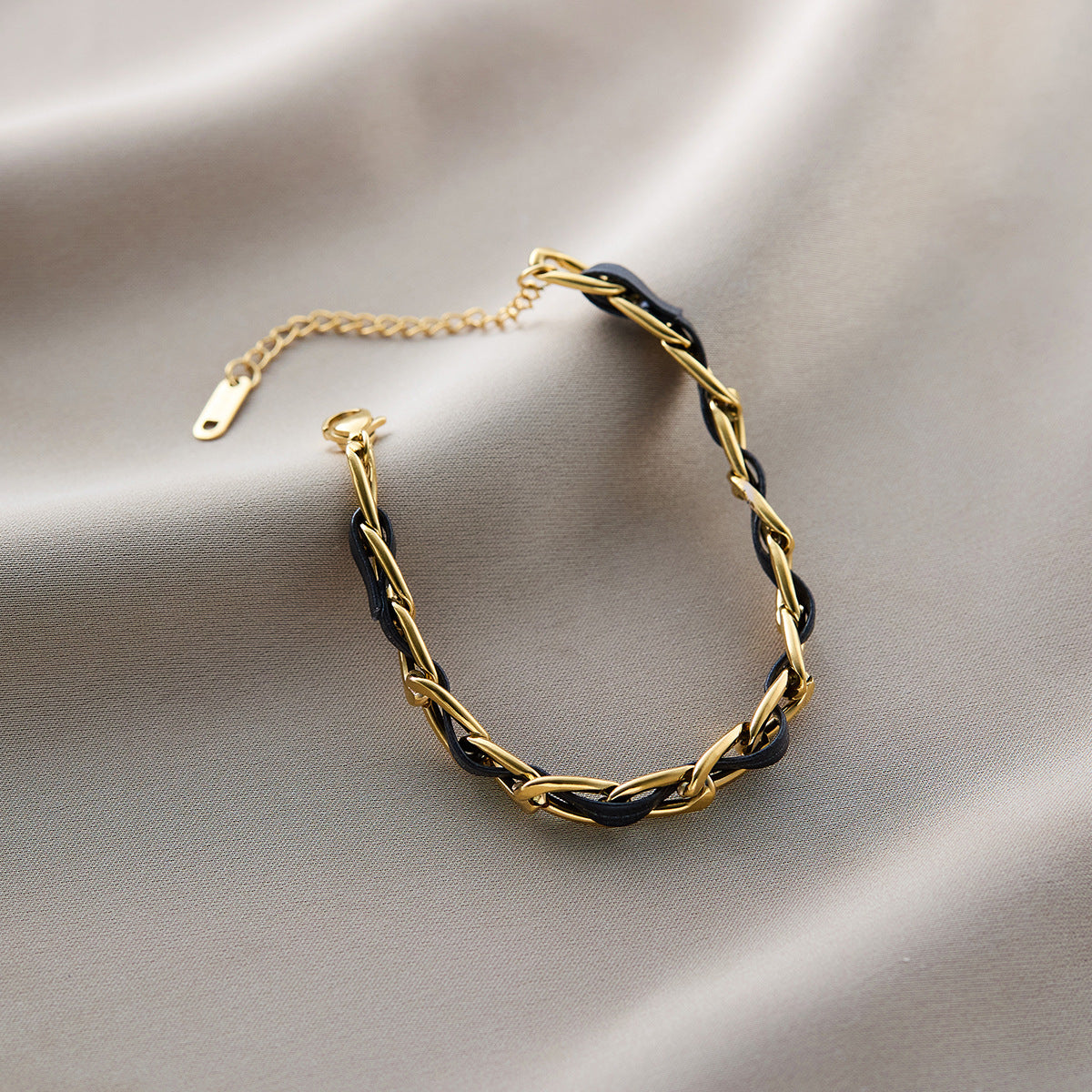 Warm Jian Does Not Fade Cross-border Hot-selling Titanium Steel Bracelet Women's Five-leaf Clover with Diamonds Ins Wind Personality 18K Vacuum Plating