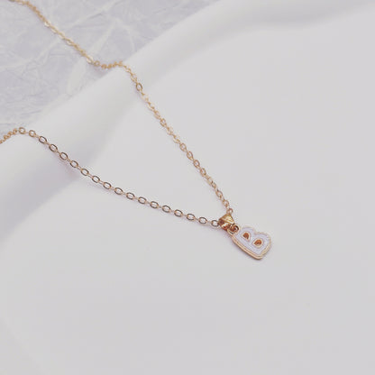 Foreign Trade Hot-selling Ins Wind Simple Alloy, English Letter Necklace Pendant Round Item Pendant 26 Letter Necklace