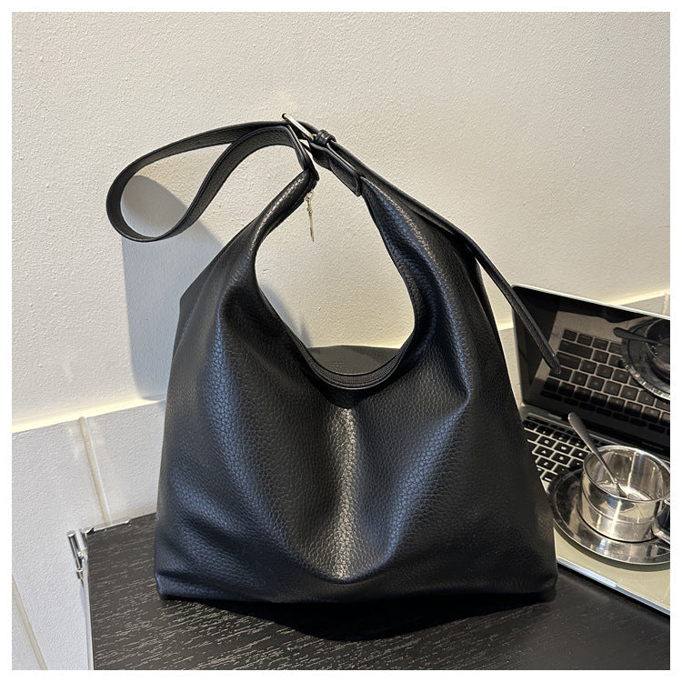 Women's Bag New Versatile Dumpling Bag Fashion Trend Shoulder Bag Large Capacity Commuter Messenger Bag