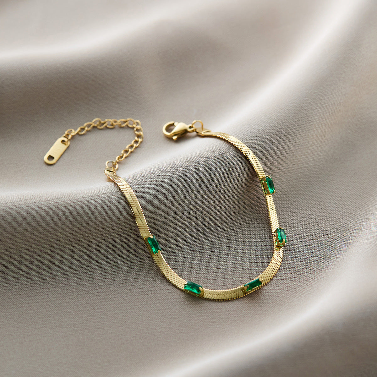 Warm Jian Does Not Fade Cross-border Hot-selling Titanium Steel Bracelet Women's Five-leaf Clover with Diamonds Ins Wind Personality 18K Vacuum Plating