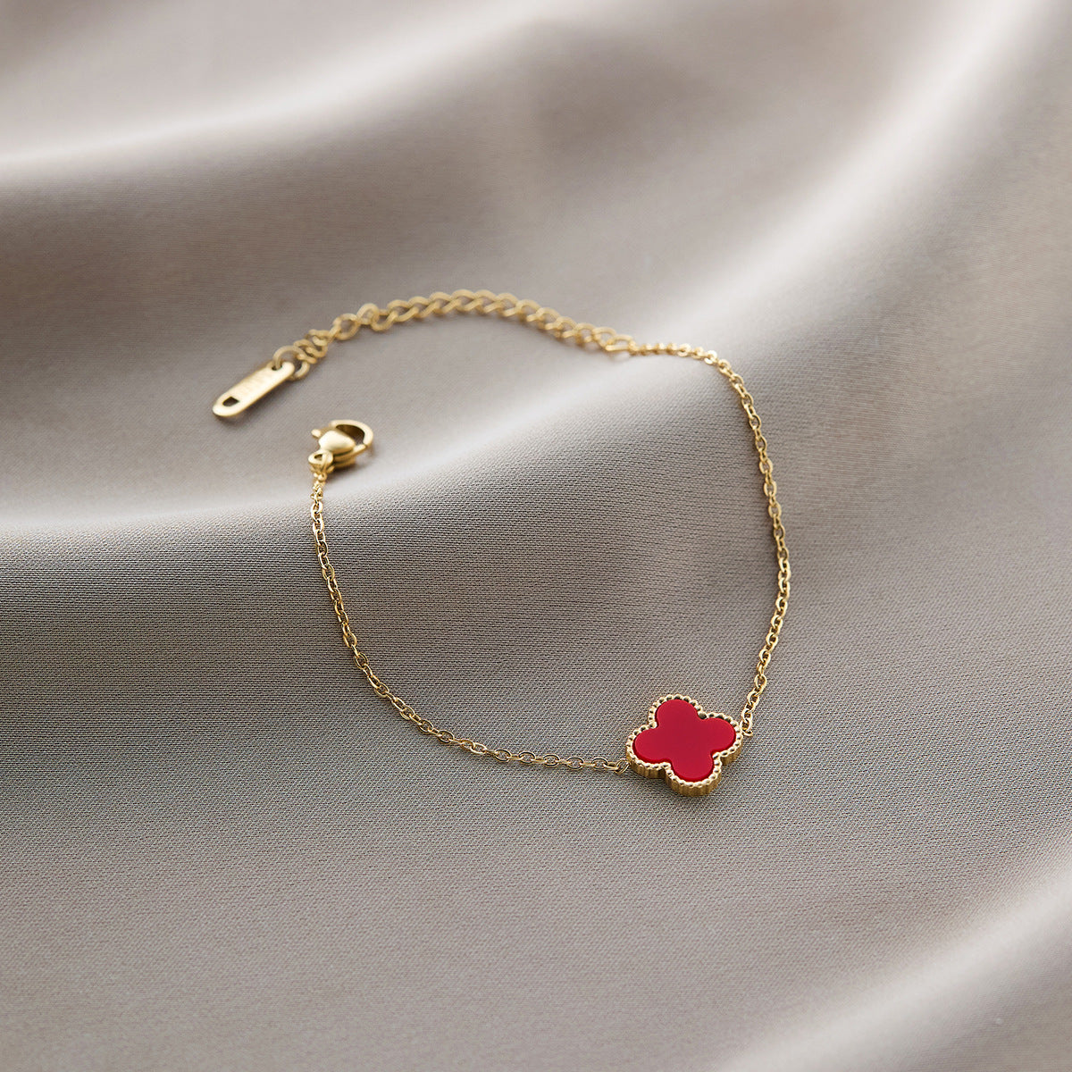 Warm Jian Does Not Fade Cross-border Hot-selling Titanium Steel Bracelet Women's Five-leaf Clover with Diamonds Ins Wind Personality 18K Vacuum Plating