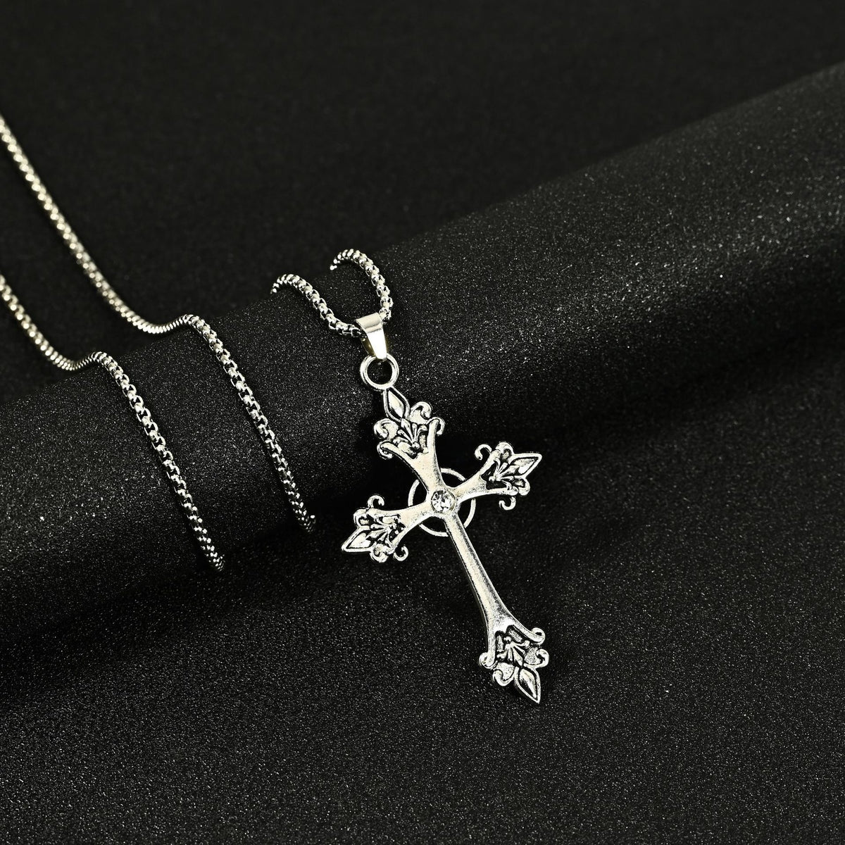 Hip Hop Necklace Jewelry Men's Popular Street Cross Personality Bouncing Alloy Pendant Sweater Chain Wholesale