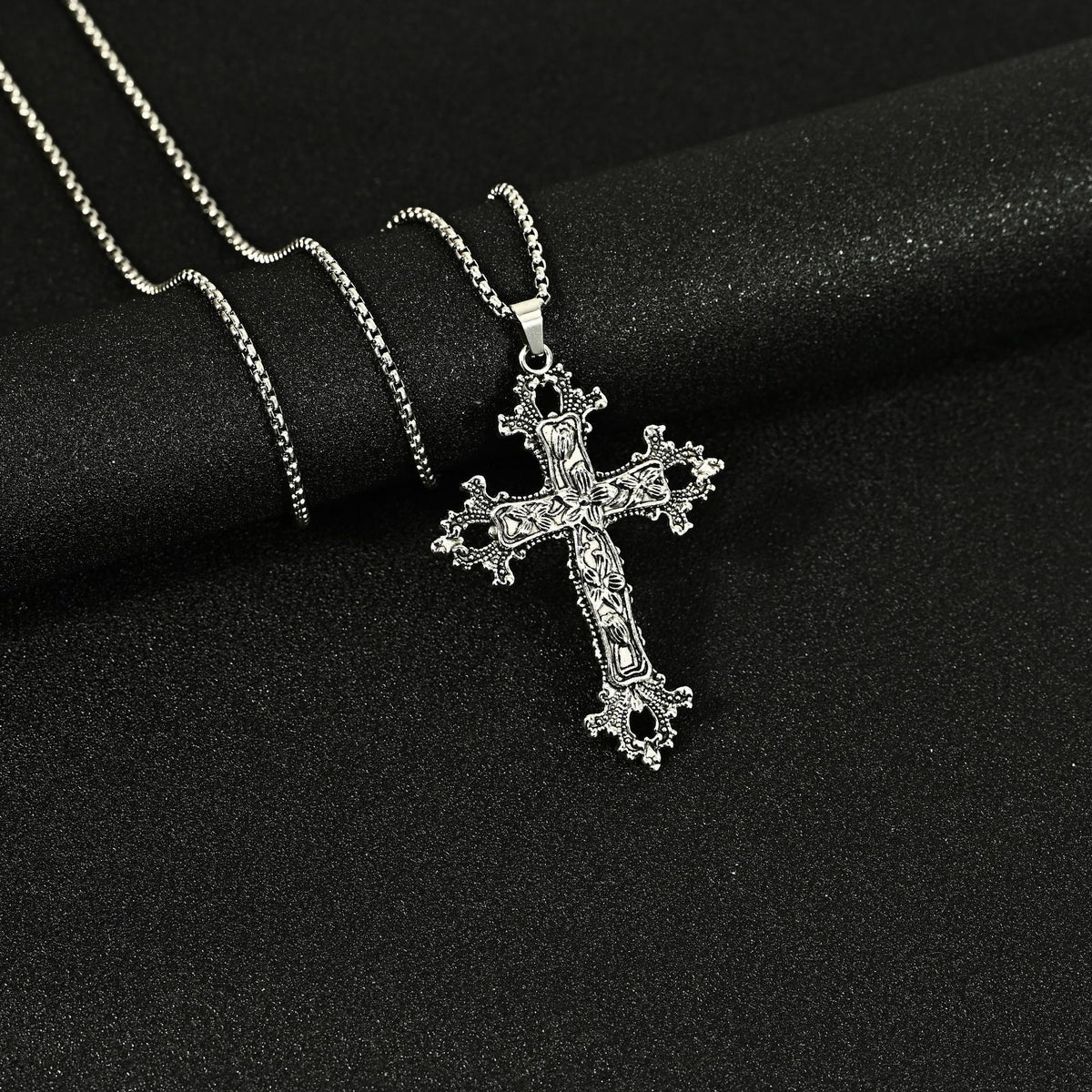 Hip Hop Necklace Jewelry Men's Popular Street Cross Personality Bouncing Alloy Pendant Sweater Chain Wholesale