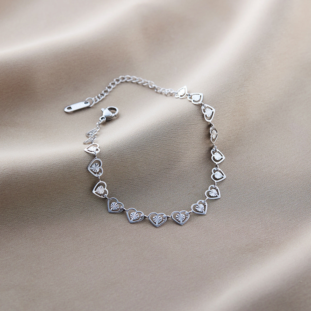 Warm Jian Does Not Fade Cross-border Hot-selling Titanium Steel Bracelet Women's Five-leaf Clover with Diamonds Ins Wind Personality 18K Vacuum Plating