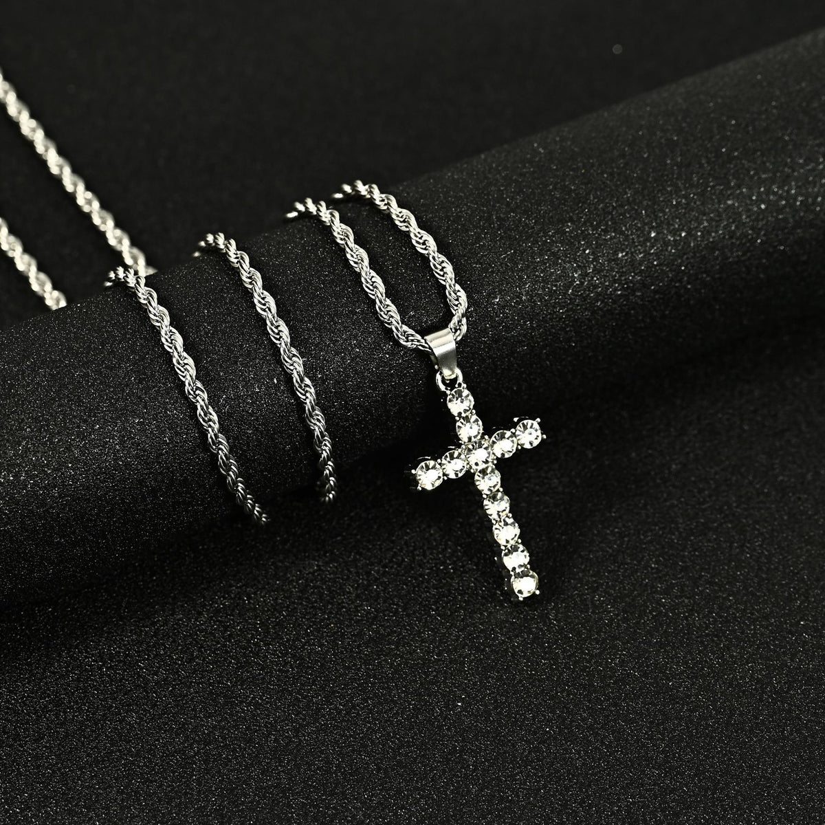 Hip Hop Necklace Jewelry Men's Popular Street Cross Personality Bouncing Alloy Pendant Sweater Chain Wholesale