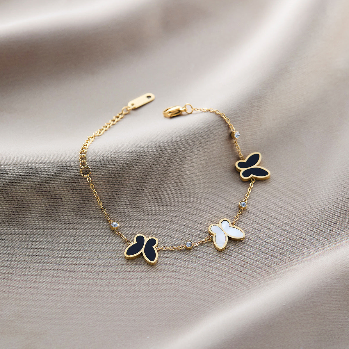 Warm Jian Does Not Fade Cross-border Hot-selling Titanium Steel Bracelet Women's Five-leaf Clover with Diamonds Ins Wind Personality 18K Vacuum Plating
