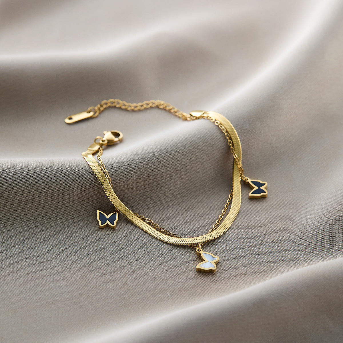 Warm Jian Does Not Fade Cross-border Hot-selling Titanium Steel Bracelet Women's Five-leaf Clover with Diamonds Ins Wind Personality 18K Vacuum Plating