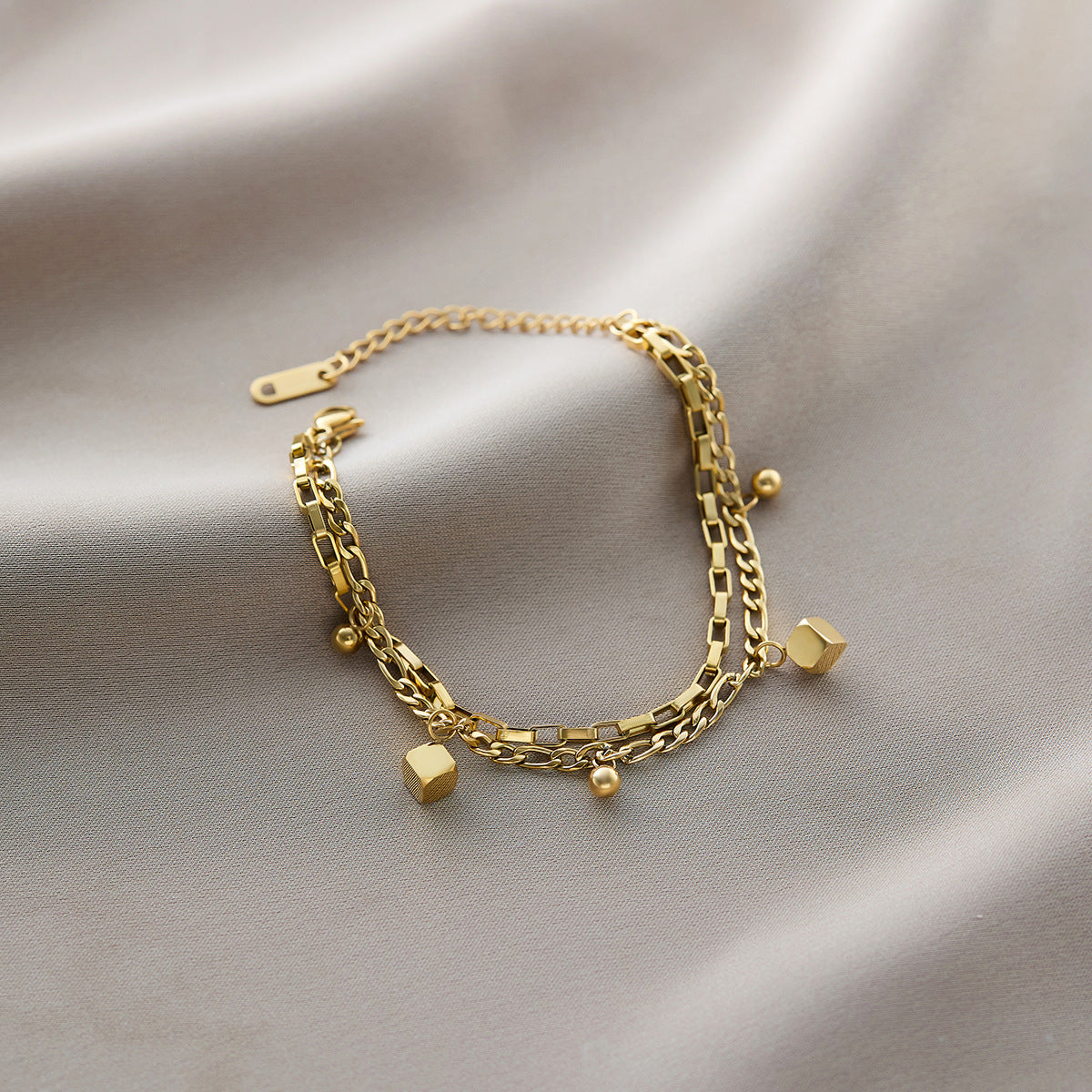 Warm Jian Does Not Fade Cross-border Hot-selling Titanium Steel Bracelet Women's Five-leaf Clover with Diamonds Ins Wind Personality 18K Vacuum Plating