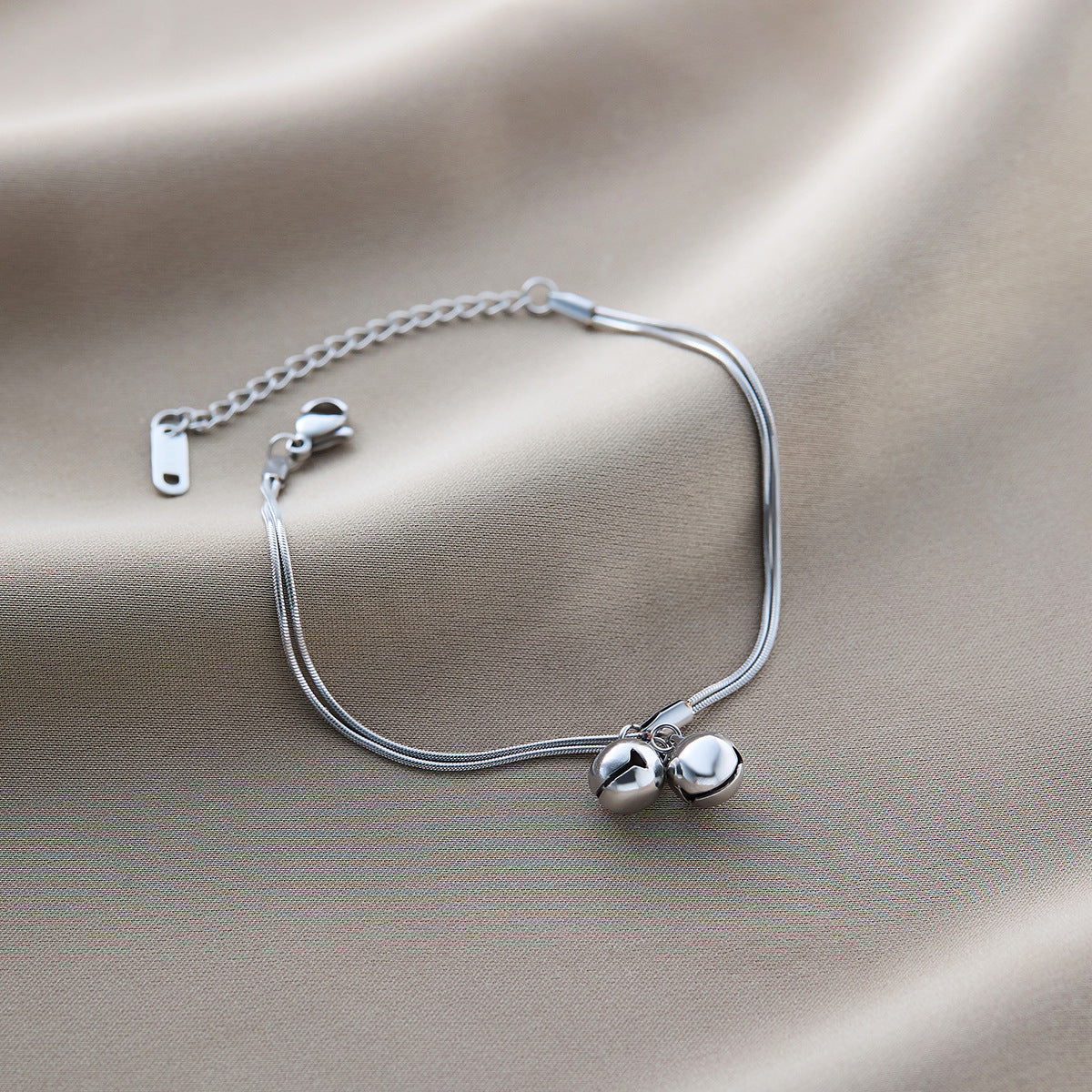 Warm Jian Does Not Fade Cross-border Hot-selling Titanium Steel Bracelet Women's Five-leaf Clover with Diamonds Ins Wind Personality 18K Vacuum Plating
