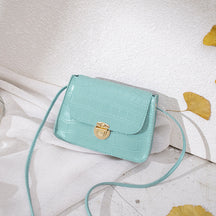 Foreign Trade Wholesale 2021 Trendy Korean Version Fashion Crocodile Pattern Shoulder Women's Bag Bag Mobile Phone Makeup Versatile Messenger Bag